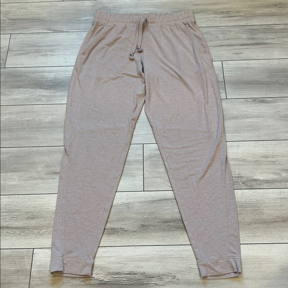 Under Armour women's dusty rose tech jogger pants size small